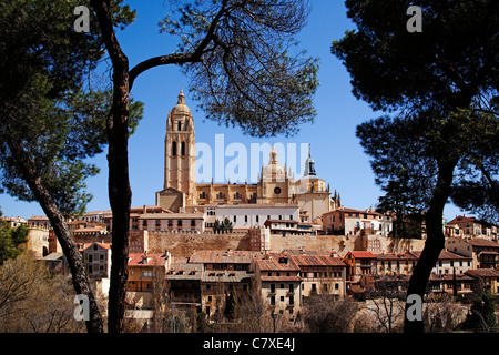 Altstadt und Kathedrale von Segovia Castilla Leon Spanien Centro Histórico y Catedral de Segovia Castilla Leon España Stockfoto