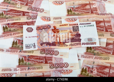 Geld Hintergrund der russische Rubel. Fünf Tausend Rubel Banknoten. Stockfoto
