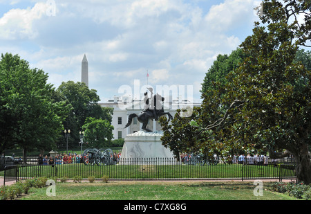 Statue von Andrew Jackson in Lafayette Square gegenüber weißen Haus in Washington DC, USA. Stockfoto