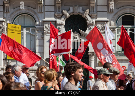 Demonstration gegen den IWF, Sparmaßnahmen und Verteidigung der Beschäftigung, Löhne und Renten. Lissabon, 1. Oktober 2011. Stockfoto