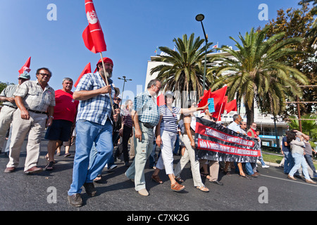 Demonstration gegen den IWF, Sparmaßnahmen und Verteidigung der Beschäftigung, Löhne und Renten. Lissabon, 1. Oktober 2011. Stockfoto