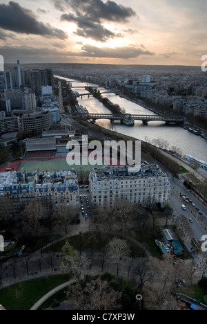 Am Ufer vom Eiffelturm, Paris. Stockfoto