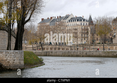 Berges de seine Rive droite, Voie Georges Pompidou, Paris. Stockfoto