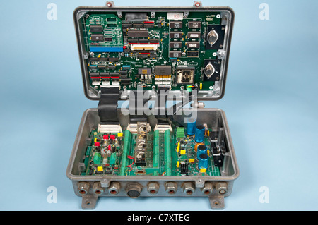 Industrie-PC-Einheit in einem versiegelten wetterfest Gehäuse für rauen Außeneinsatz als Kran-Überladung Warnsystem entwickelt. Stockfoto