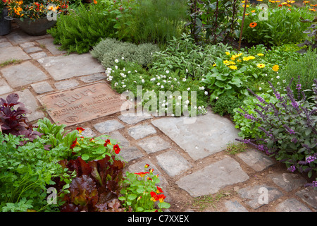 Der alte Brennofen Hof-Designer Paul Taylor, Alchemie Gärten, vergeben Silber vergoldet Flora Sponsor Cottage Herbery Stockfoto