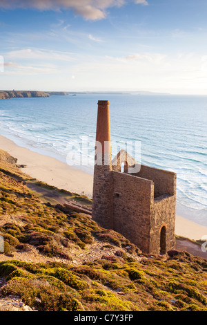 Das historische Towanroath Maschinenhaus bei Wheal Coates in der Nähe von St. Agnes Cornwall England. Stockfoto