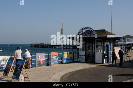 Swanage Pier Eingang Dorset südlichen England UK Stockfoto