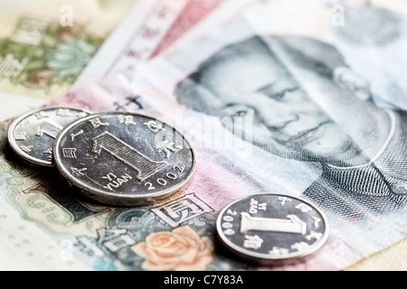 Chinesische Yuan Renminbi Banknoten und Münzen-Nahaufnahme Stockfoto
