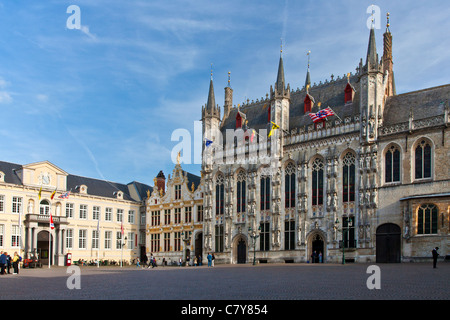 14. Jahrhundert gotische Rathaus, Renaissance alten Standesamt & klassizistische ehemalige Gerichtshof, Burgplatz, Brügge, Belgien Stockfoto