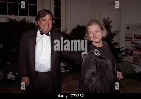 Energieminister und ehemalige UNO-Botschafter Bill Richardson mit seiner Frau Barbara kommen für die State Dinner Stockfoto