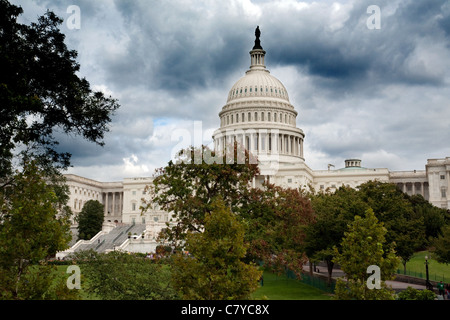 Gewitterwolken und grauen Himmel über das Kapitol, Washington DC USA Stockfoto