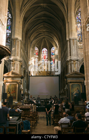 Saint-Merri Kirchenraum - Paris, Frankreich Stockfoto