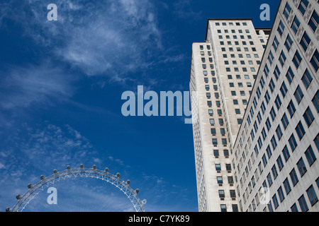 Die Shell-Öl-Geschäftsstelle auf der South Bank in London Stockfoto