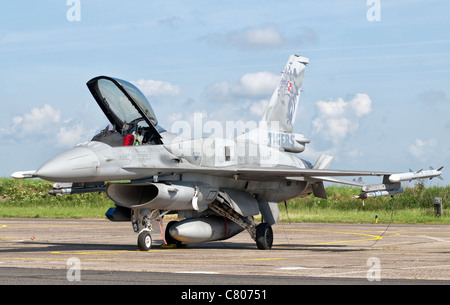 Eine polnische Luftwaffe f-16 Block 52 bei Cambrai Luftwaffenstützpunkt, Frankreich, während die NATO Tiger Meet 2011. Stockfoto