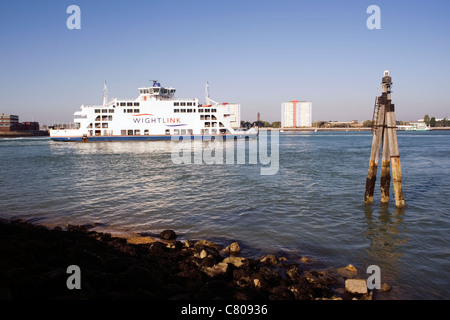 Isle Of Wight Wightlink Fähre service am frühen Morgen alte Portsmouth uk Stockfoto