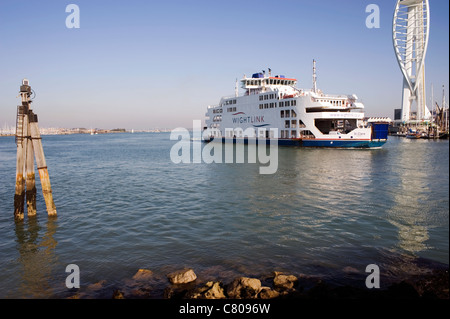 Isle Of Wight Wightlink Fähre service am frühen Morgen alte Portsmouth uk Stockfoto