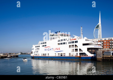 Isle Of Wight Wightlink Fähre service am frühen Morgen alte Portsmouth uk Stockfoto