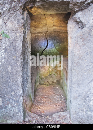 Etruskische Grab in den Nekropolen Delle Scalette, Tuscania, Provinz Viterbo, Italien. Stockfoto