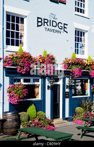 traditionelle Gastwirtschaft der Brücke-Taverne im alten Portsmouth England uk Stockfoto