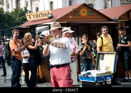 Aug. 2011, Prag, Tschechien - Jazz-Band spielt Musik in den Altstädter Ring Stockfoto