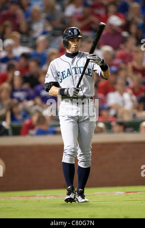 Ichiro Suzuki (Seeleute) führt während des Spiels gegen die Texas Rangers. Stockfoto
