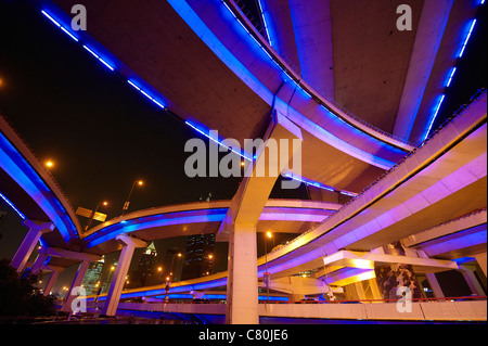 China, Shanghai, der erhöhten Yannann-Kreuzung Stockfoto