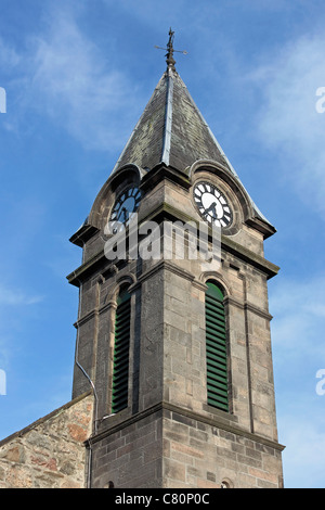 Glockenturm der Pfarrkirche Rothes (Church Of Scotland) und Uhr Stockfoto