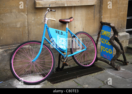 Promo-Bike an der wilden Cafe Bad UK Stockfoto