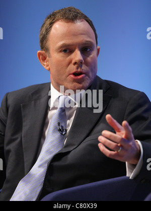 NICK HERBERT MP MINISTER FOR POLICING & CRIMIN 4. Oktober 2011 MANCHESTER Stadtzentrum von MANCHESTER ENGLAND Stockfoto