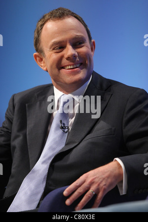 NICK HERBERT MP MINISTER FOR POLICING & CRIMIN 4. Oktober 2011 MANCHESTER Stadtzentrum von MANCHESTER ENGLAND Stockfoto