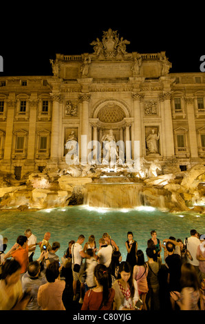 Trevi-Brunnen, Rom, Italien bei Nacht Stockfoto