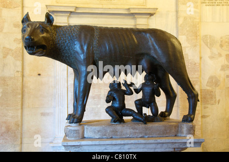 Etruskische Bronze-Statue von der Wölfin mit Romulus und Remus, Capitoline Museum, Kapitolinischen Hügel, Rom, Italien, Europa Stockfoto