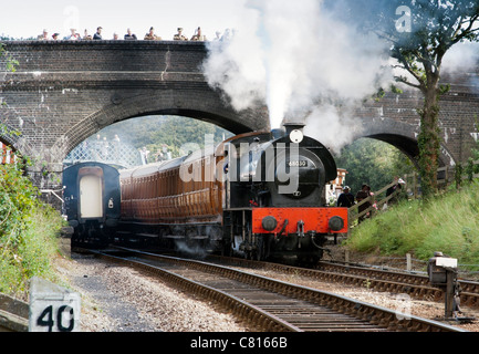 Hunslet Sparmaßnahmen 3777, getarnt als BR J94, 68030.  Dieser Motor ist ausgeliehen, der NNR von Churnet Valley Railway. Stockfoto