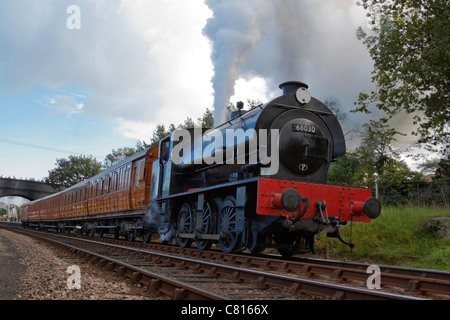 Hunslet Sparmaßnahmen 3777, getarnt als BR J94, 68030.  Dieser Motor ist ausgeliehen, der NNR von Churnet Valley Railway. Stockfoto