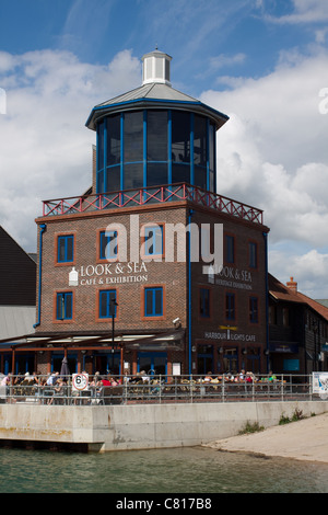 Blick & Meer Heritage Exhibition Centre neben dem Fluss Arun in Littlehampton Stockfoto