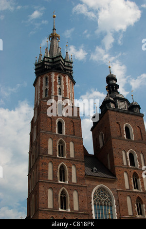 Kosciol Mariacki - St Marys Church - Nahaufnahme der Türme Polen Stockfoto