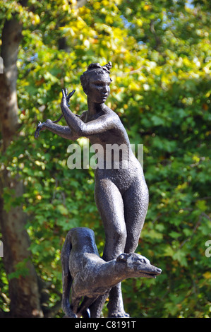 Diana von den Baumkronen von Estcourt J. klack Green Park Tube station Stockfoto