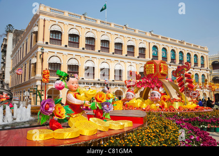 China, Macau, Senatsplatz mit Anzeige der Chinese New Year Dekorationen Stockfoto