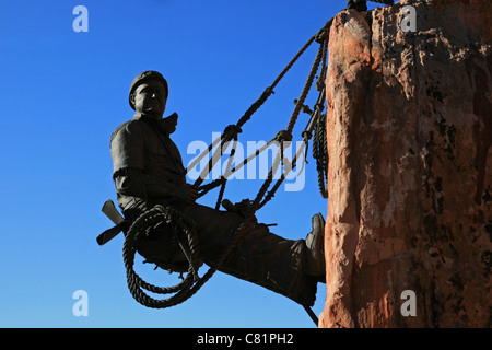 Statue von dam Arbeiter hängen Klippe am Hoover-Staudamm, Nevada Stockfoto