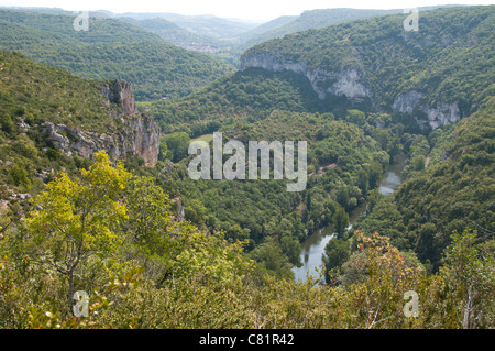 Gorges de l'Aveyron, in der Nähe von Saint-Antonin-Noble-Val, Tarn-et-Garonne, Midi-Pyrénées, Frankreich Stockfoto