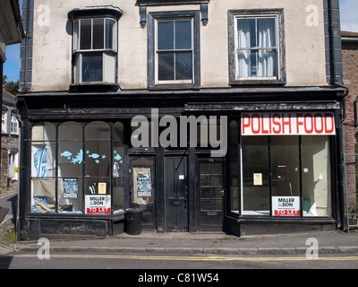 Polnische Lebensmittel Shop und Frischfisch Shop in Redruth, Cornwall UK stillgelegt. Stockfoto