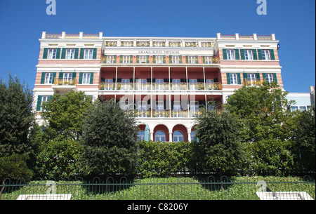 DUBROVNIK - SEPTEMBER 28: Renommierte Grand Hotel Imperial am 28. September 2011 in Dubrovnik, Kroatien. Stockfoto