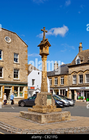 der Markt Cross Stow auf die würde Gloucestershire UK Stockfoto
