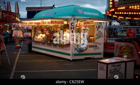 Stall verkaufen Essen auf Kirmes in Sandbach Cheshire UK Stockfoto