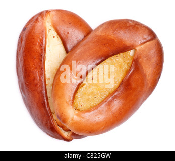 zwei Kuchen mit Quark Füllung isoliert auf weiss Stockfoto