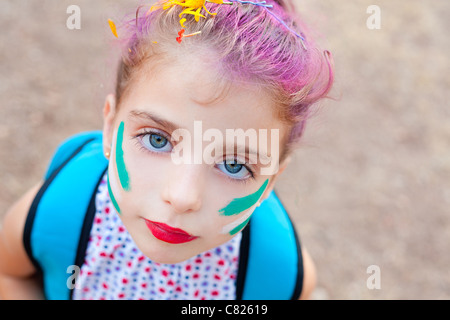 blaue Augen Kinder Mädchen Gesicht Make-up in Party im freien gemalt Stockfoto