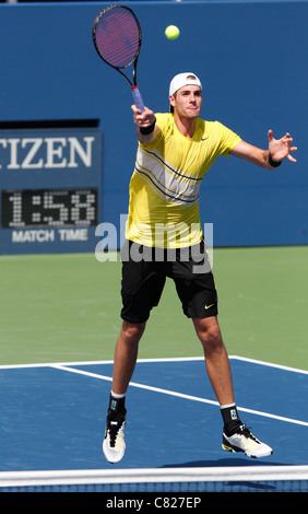 John Isner (USA) im Einsatz bei den US Open 2011 Stockfoto