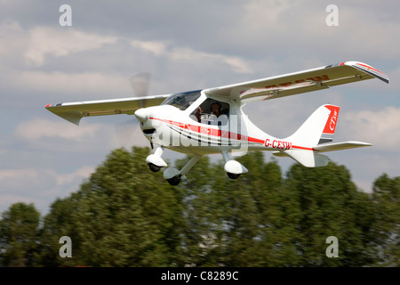 Flight Design CTSW G-CESW im Flug Stockfoto