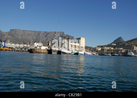 Hafen und Tafelberg, Kapstadt, Western Cape, Südafrika Stockfoto