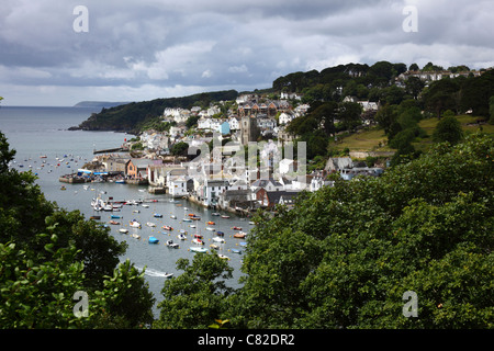 Blick über den Fluss Fowey und Mündung von Halle laufen, Fowey, Cornwall, England Stockfoto